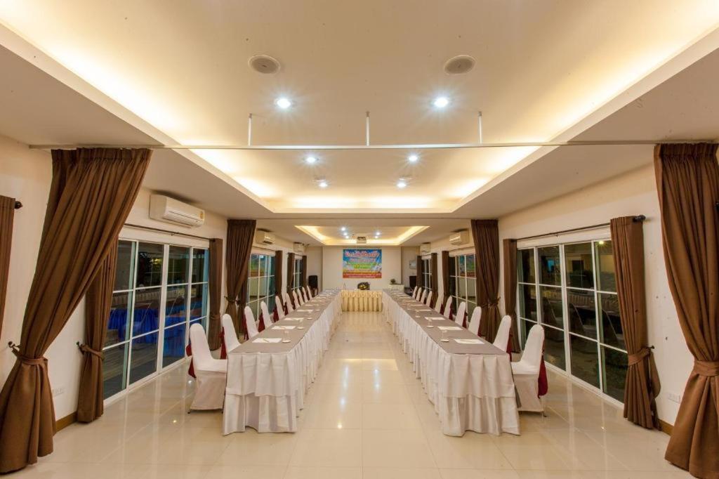 Varee Valley Resort And Restaurant Khon Kaen Exterior photo